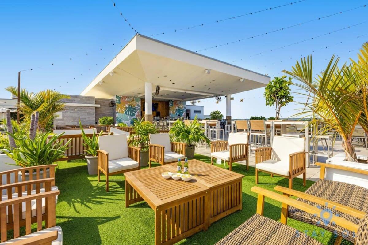 Rooftop Pool - Balcony - Hollywood Beach Broad - Walk Екстериор снимка
